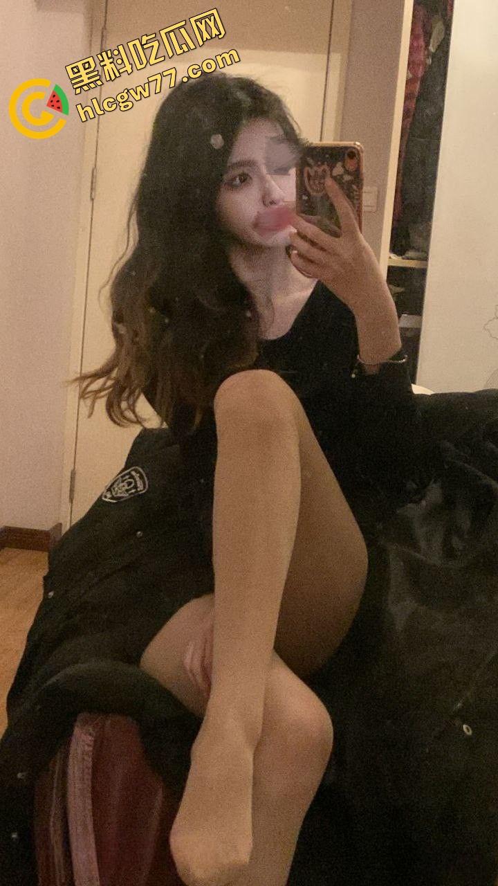 长沙校花『凯雯』私底下是小母狗?美拍背后的骚气日常曝光,被爆射到屁股发烫!-1