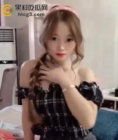 南通女学生直播性爱大秀，激情啪啪引爆抖音！-3