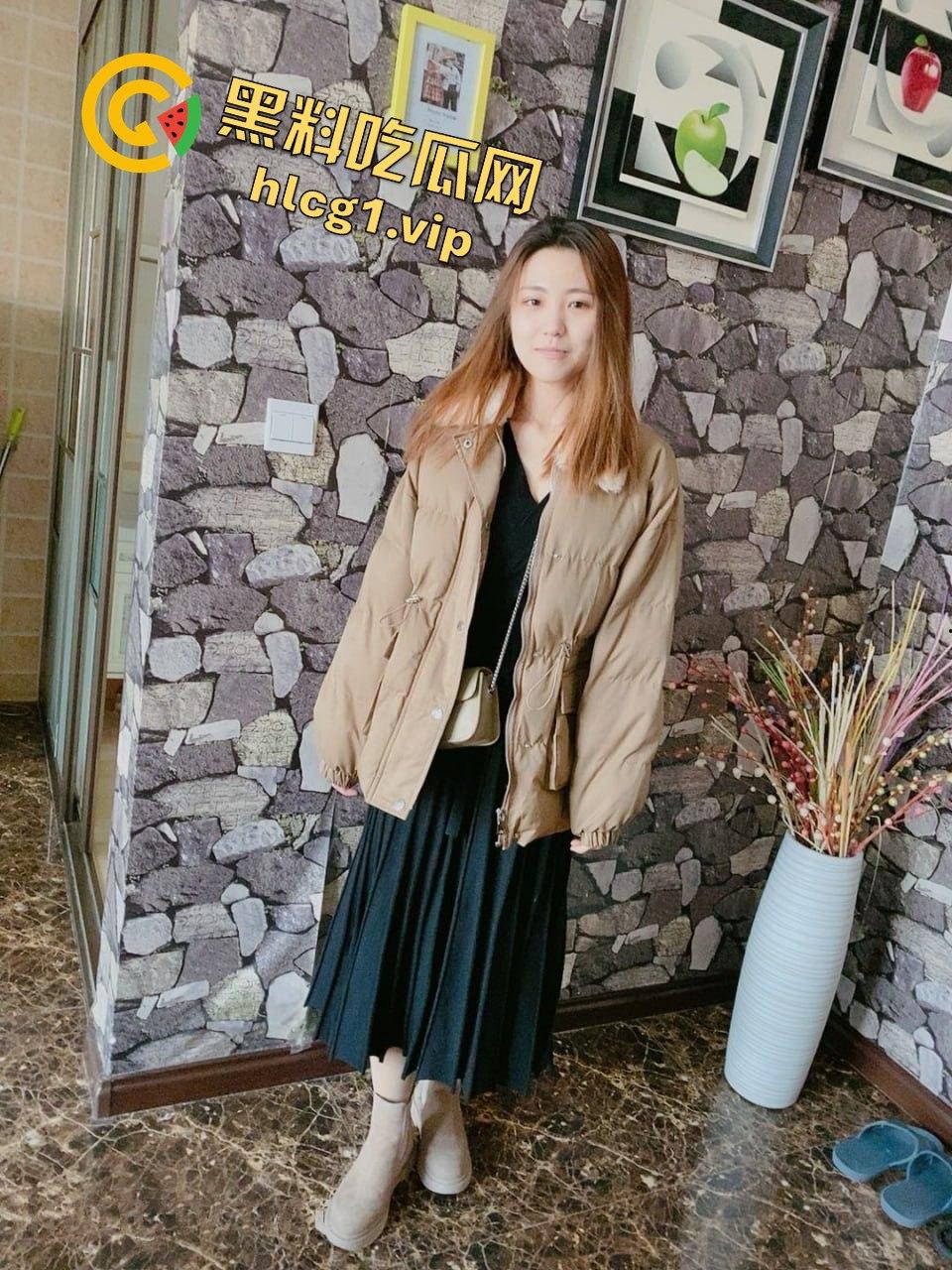 99年宁夏传媒学院美少女李婷啪啪自拍流出！大波嫩妹口活女上，反差婊的极致享受！-3