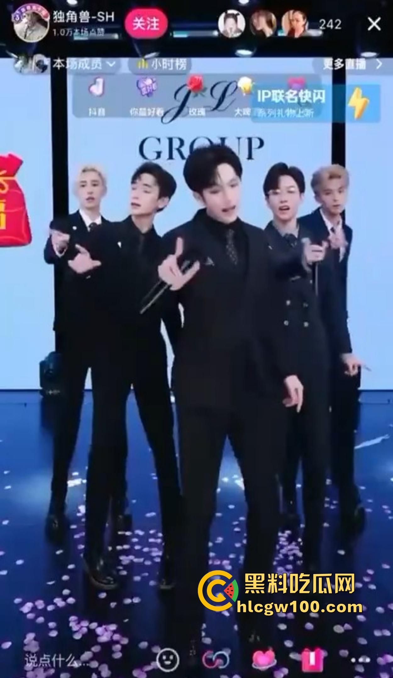 抖音简直成了精神病集中营，妖魔鬼怪齐聚，为了流量全靠抽象，互联网这味儿真是越来越难平了！-16